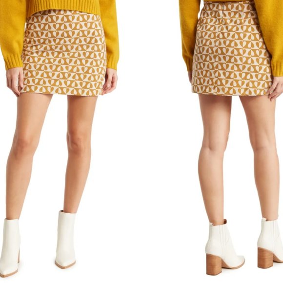 Retro-Style Elodie Corduroy Patterned Nordstrom Rack Mini Skirt in Mustard - Picture 4 of 5